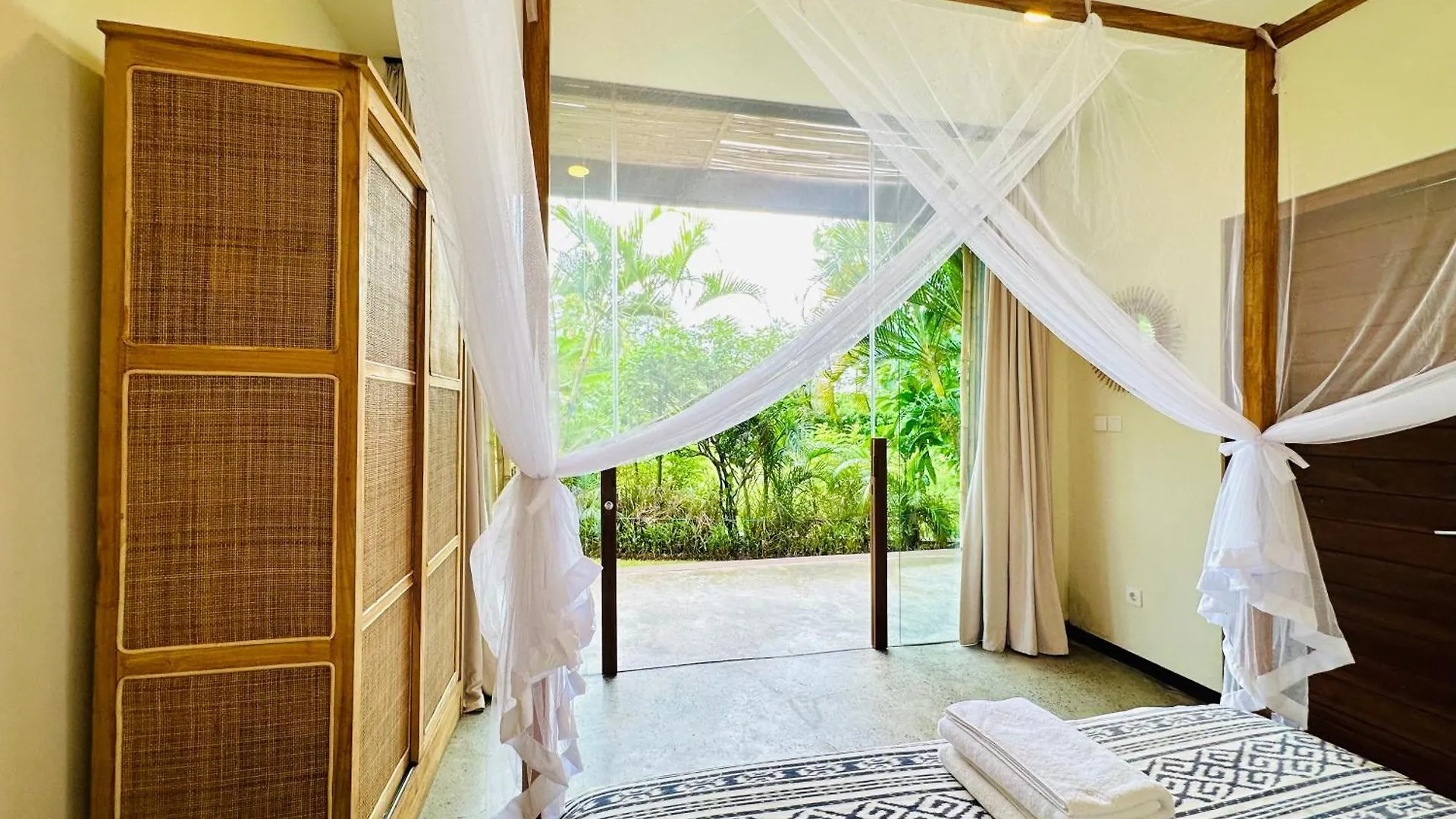 Villa Samudra - Luxury Peaceful 4Br Modern Villa, Heart Of Bingin Pecatu  0*, Pecatu (Bali)